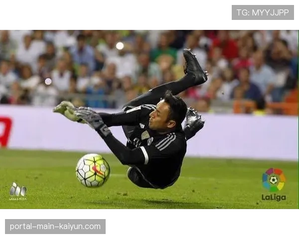 皇家贝蒂斯三中卫体系试验，纳瓦斯远射丰富控场手段